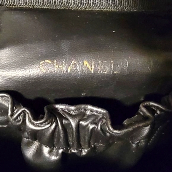 Authentic CHANEL Black Lambskin Leather Vanity Case - Picture 9 of 14